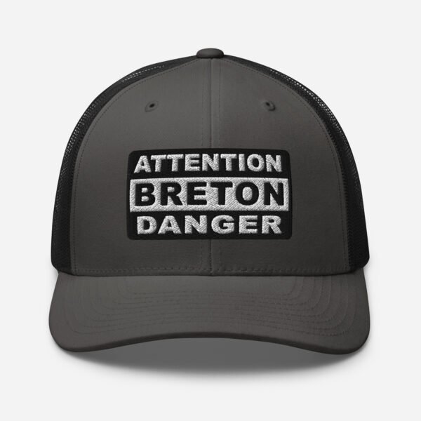 casquette trucker coloree attention breton danger gris fonce 2 casquette trucker coloree attention breton danger gris fonce 2