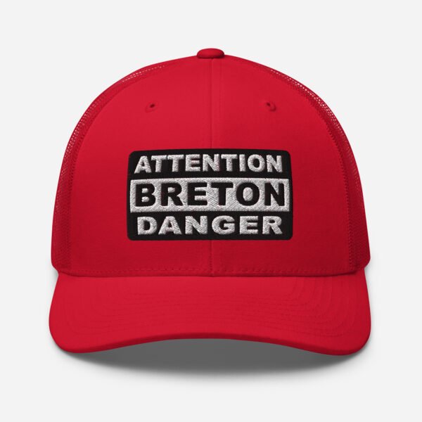 casquette trucker coloree attention breton danger rouge 2 casquette trucker coloree attention breton danger rouge 2