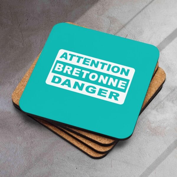 attention bretonne danger sous boc en liege bleu
