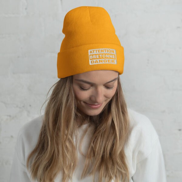 bonnet a revers femme jaune attention bretonne danger