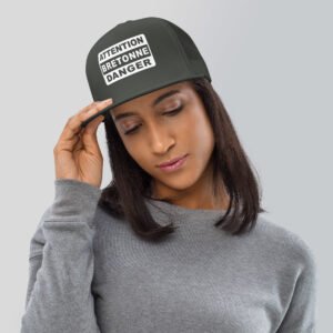 5-panel-trucker-cap-charcoal-front-698a4b514b04f.jpg Casquette Trucker ATTENTION BRETONNE DANGER Blanc Yupoong 6006