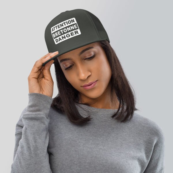 5-panel-trucker-cap-charcoal-front-698a4b514b04f.jpg Casquette Trucker ATTENTION BRETONNE DANGER Blanc Yupoong 6006
