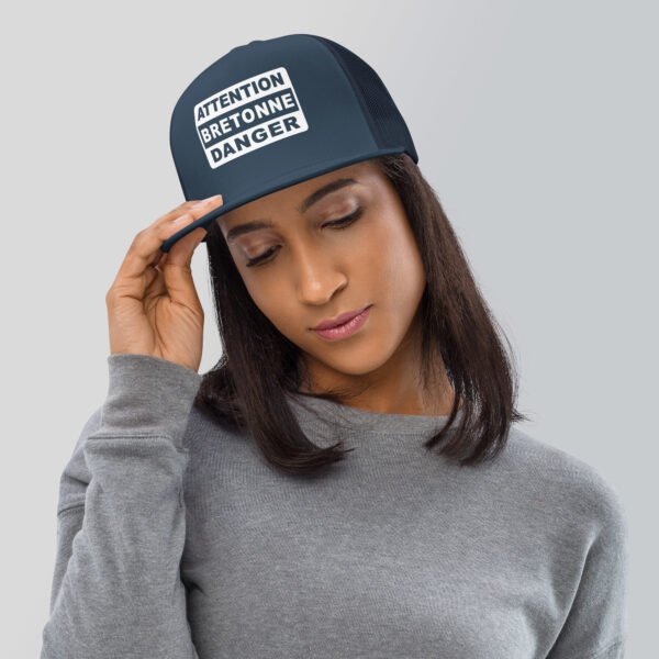 5-panel-trucker-cap-navy-front-698a4b514b0fb.jpg Casquette Trucker ATTENTION BRETONNE DANGER Blanc Yupoong 6006
