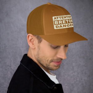 retro-trucker-hat-caramel-right-699c4b1ac2138.jpg Casquette Trucker Brodée ATTENTION BRETON DANGER Coloré