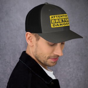 retro-trucker-hat-charcoal-black-right-699c4b1ce7b45.jpg Casquette Trucker Brodée ATTENTION BRETON DANGER Coloré
