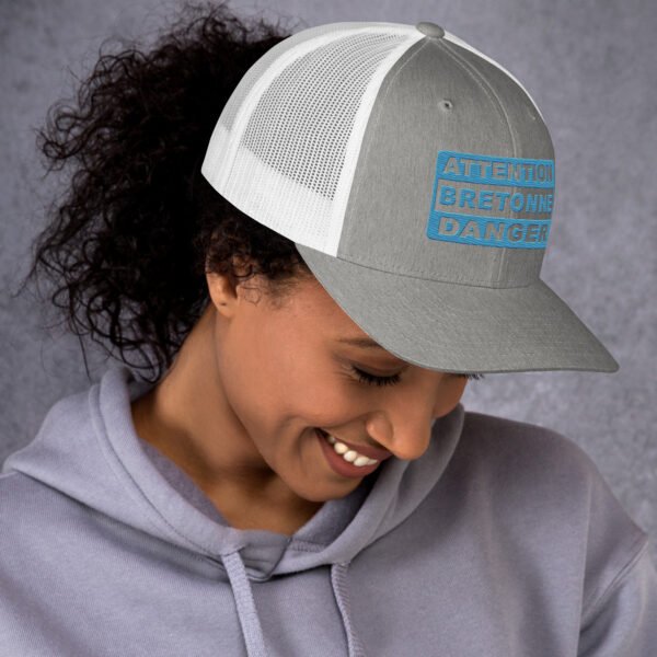 retro-trucker-hat-heather-grey-white-right-698b3e0f0a5fe.jpg Casquette trucker ATTENTION BRETONNE DANGER Coloré – Yupoong 6606