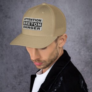 retro-trucker-hat-khaki-left-6989cc9455f80.jpg Casquette Trucker ATTENTION BRETON DANGER Noir & Blanc
