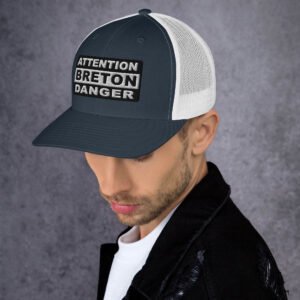 retro-trucker-hat-navy-white-left-6989d44c885ab.jpg Casquette Trucker ATTENTION BRETON DANGER Noir & Blanc