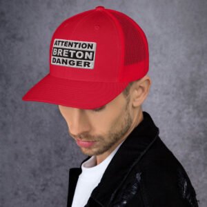 retro-trucker-hat-red-left-6989cc9450412.jpg Casquette Trucker ATTENTION BRETON DANGER Noir & Blanc