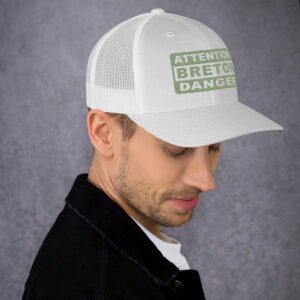 retro-trucker-hat-white-right-699c4b5abb141.jpg Casquette Trucker Brodée ATTENTION BRETON DANGER Coloré