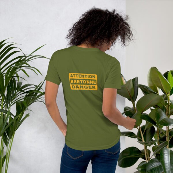 unisex-staple-t-shirt-olive-back-697fb6c23cae6.jpg T-shirt basic ATTENTION BRETONNE DANGER Coloré